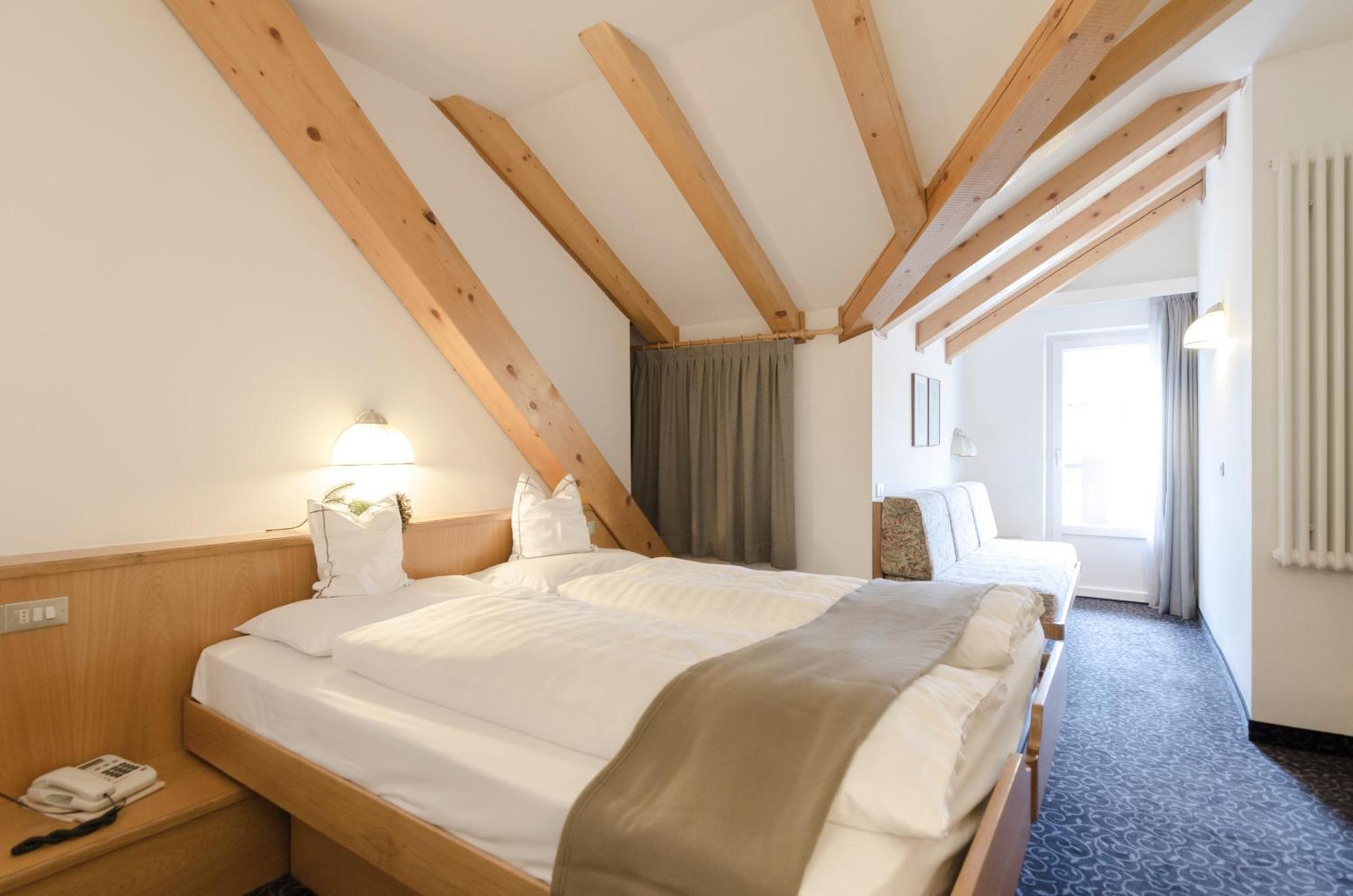 Hotel Cevedale Living Romance Hotel Коголо Экстерьер фото