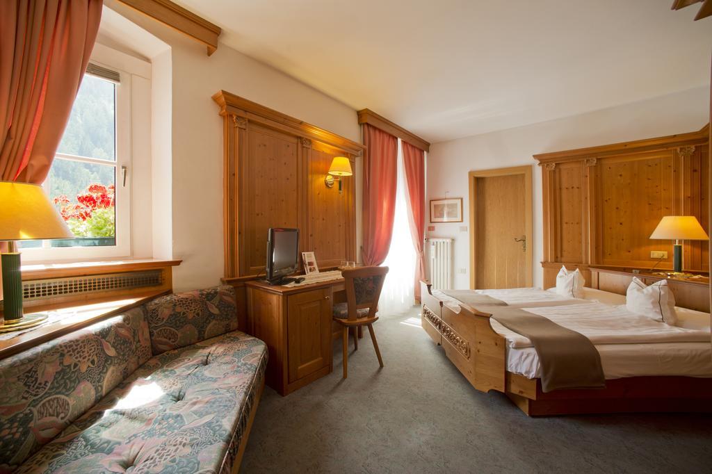 Hotel Cevedale Living Romance Hotel Коголо Экстерьер фото
