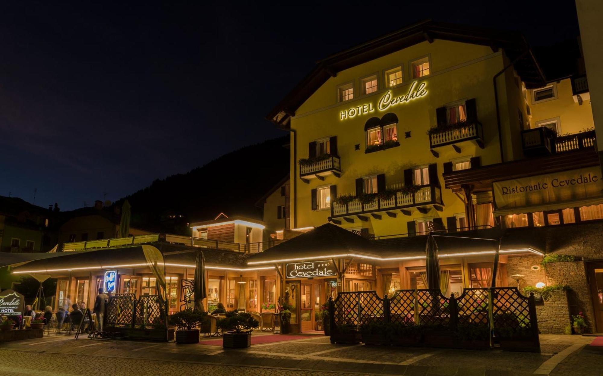 Hotel Cevedale Living Romance Hotel Коголо Экстерьер фото