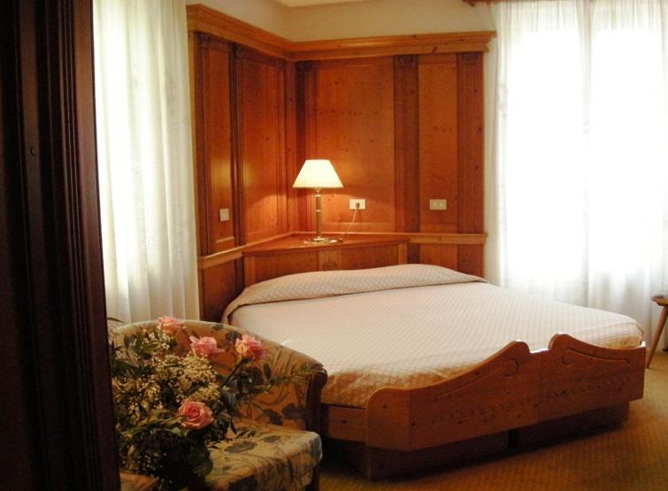 Hotel Cevedale Living Romance Hotel Коголо Номер фото