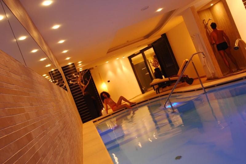 Hotel Cevedale Living Romance Hotel Коголо Экстерьер фото