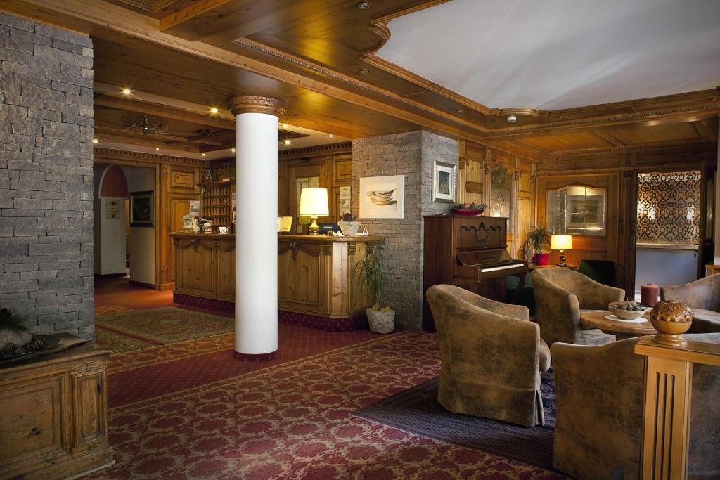 Hotel Cevedale Living Romance Hotel Коголо Экстерьер фото
