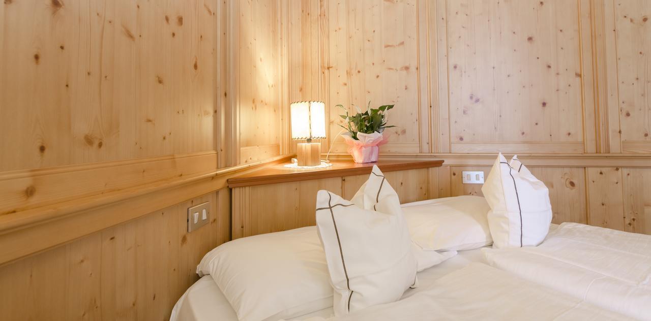 Hotel Cevedale Living Romance Hotel Коголо Экстерьер фото